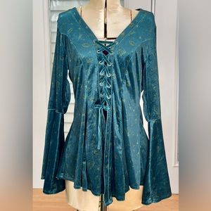 Hocus Pocus Her Universe Winifred Sanderson Top